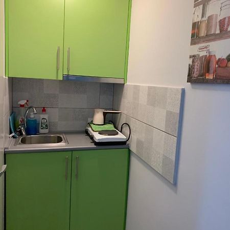 Apartman Lara Belgrado Buitenkant foto