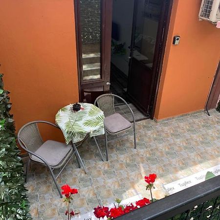 Apartman Lara Belgrado Buitenkant foto