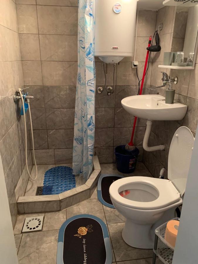 Apartman Lara Belgrado Buitenkant foto